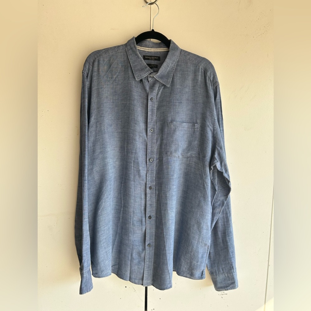 Banana republic 100% linen long sleeve button up blue size XL